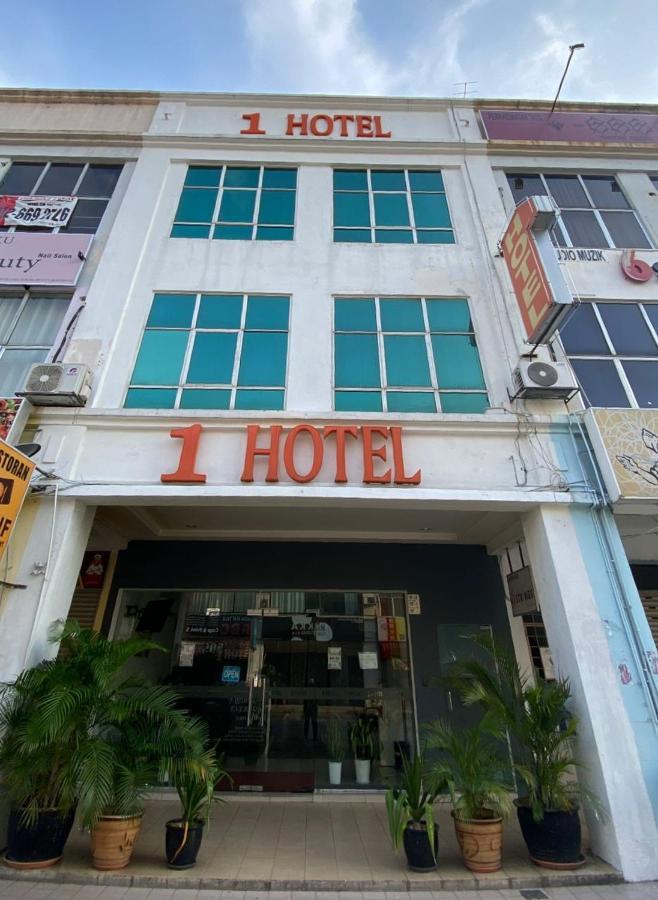1 Hotel Taman Connaught Kuala Lumpur Exterior photo