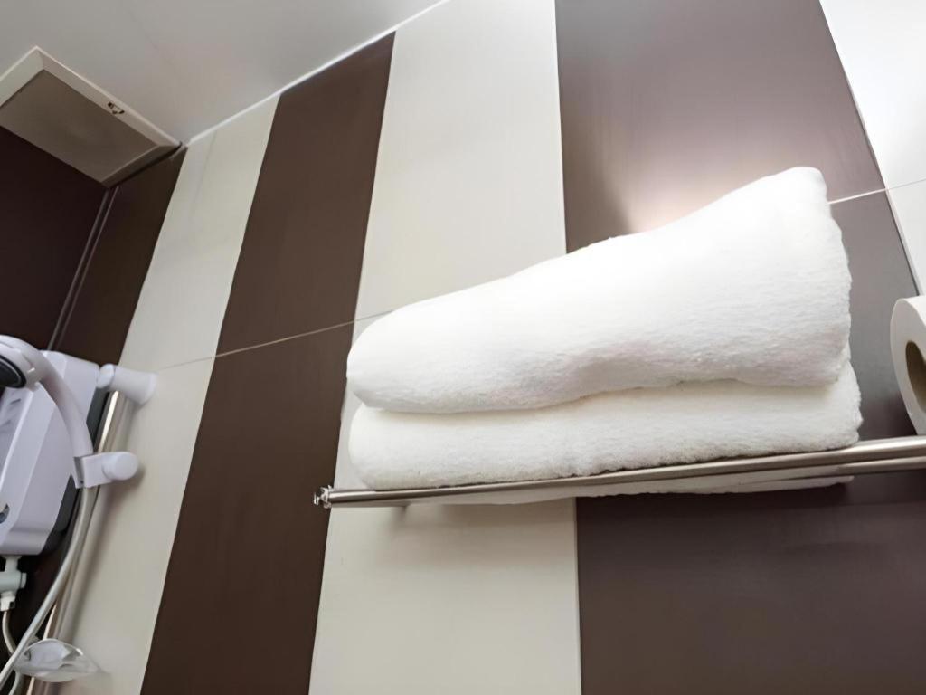 1 Hotel Taman Connaught Kuala Lumpur Exterior photo