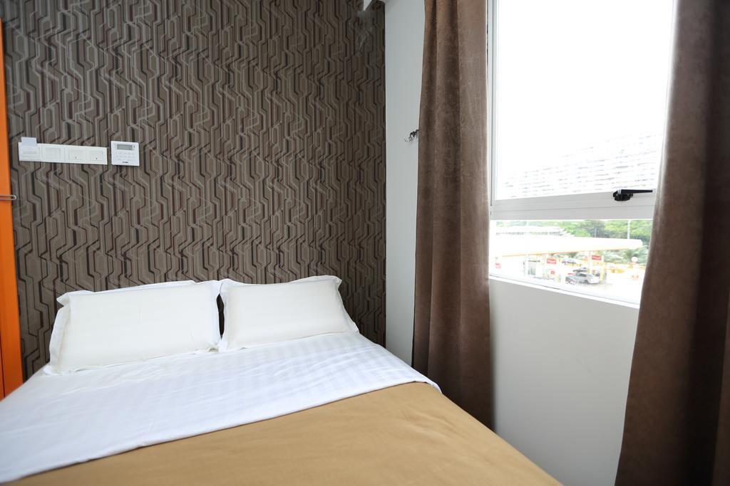 1 Hotel Taman Connaught Kuala Lumpur Exterior photo